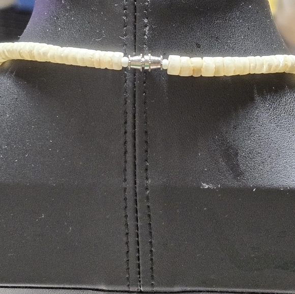 Handmade Puka Shell Necklace L4 - Picture 3 of 3